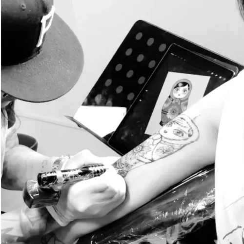 tatuando matrioskas
